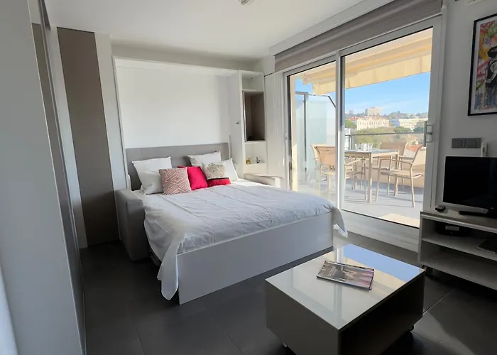 Apartman Floor Secret Garden, *