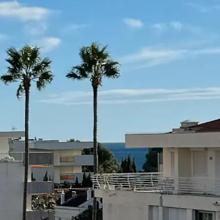 Apartment Floor Secret Garden, Cannes